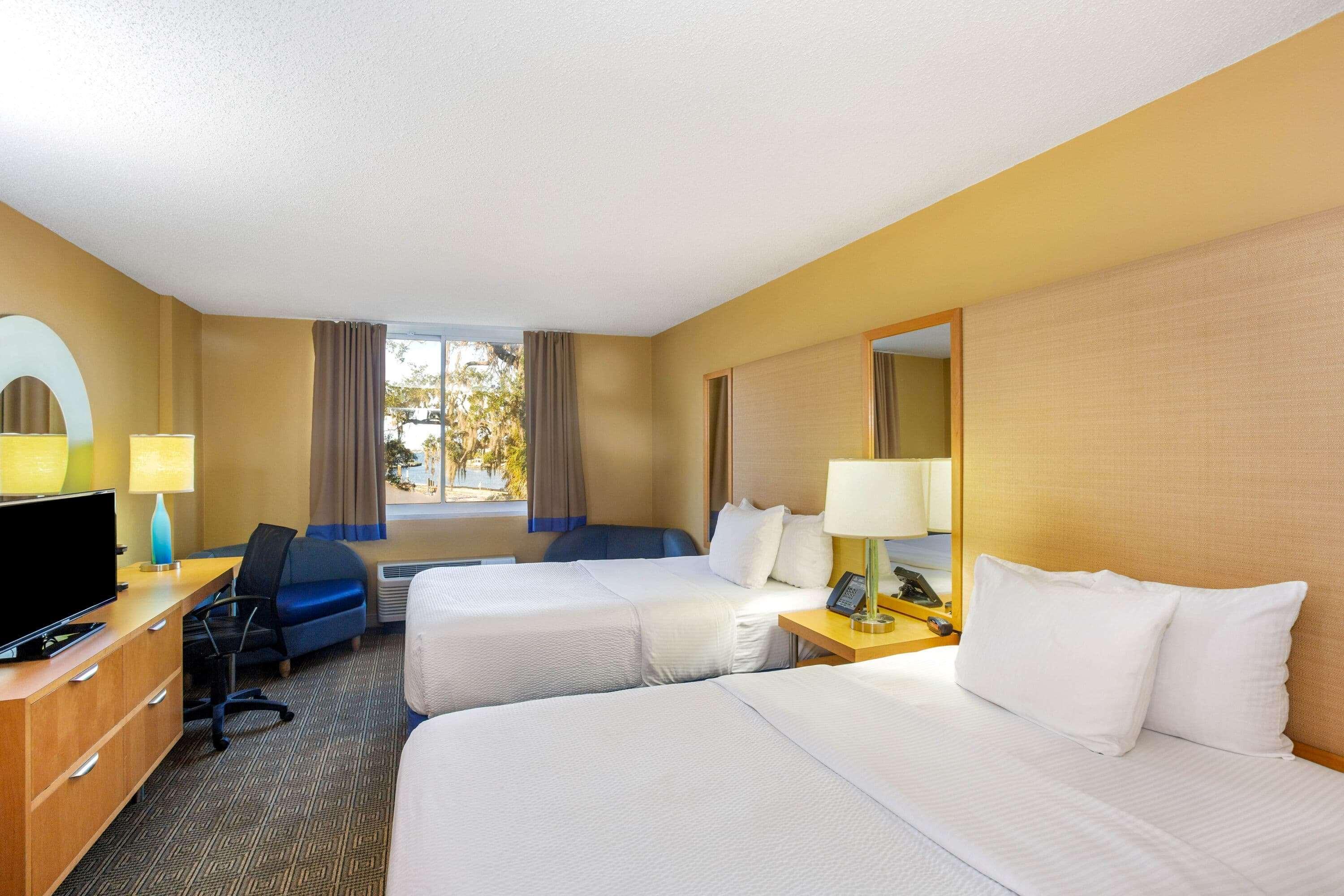 Готель La Quinta By Wyndham Sarasota Downtown Екстер'єр фото
