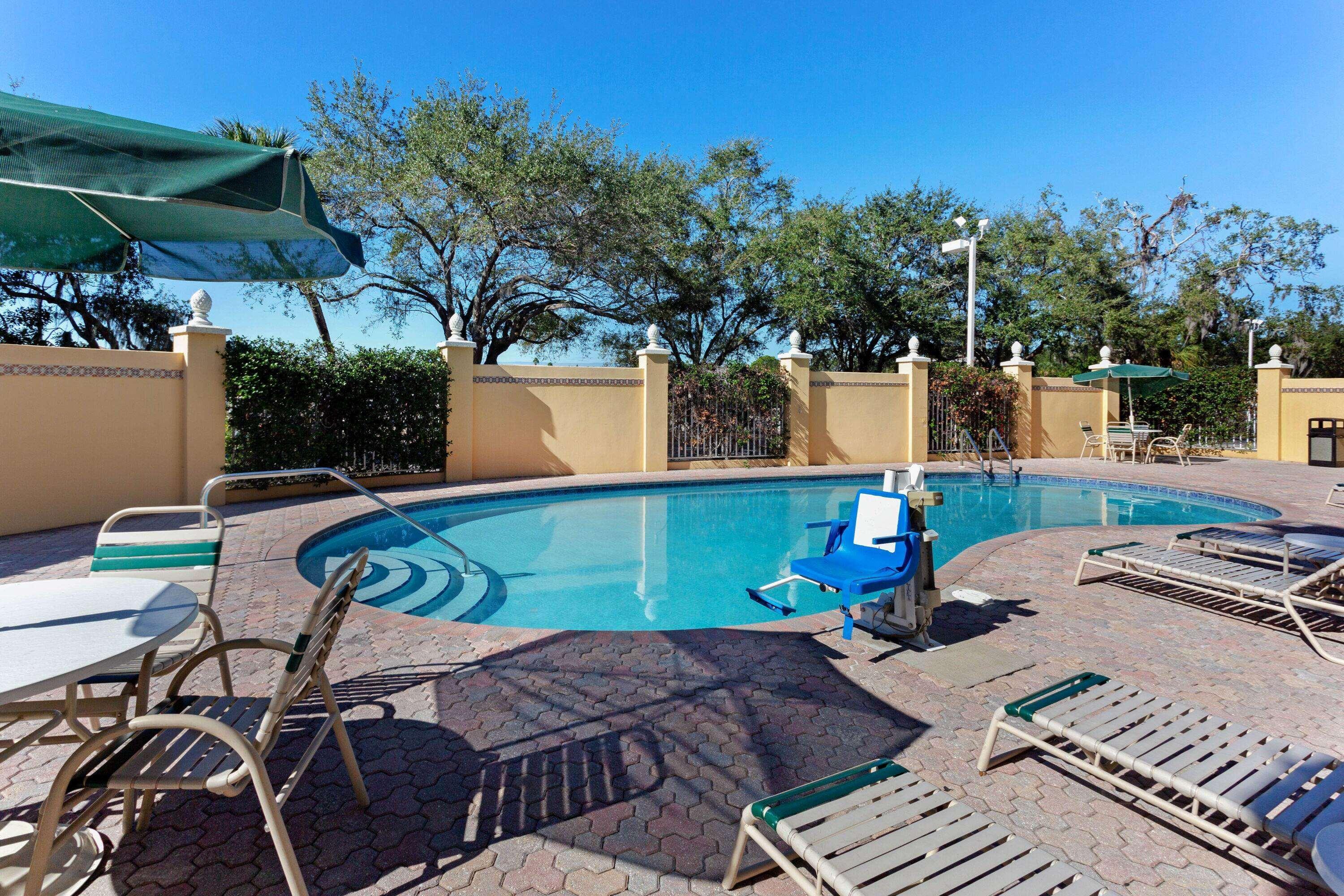 Готель La Quinta By Wyndham Sarasota Downtown Екстер'єр фото