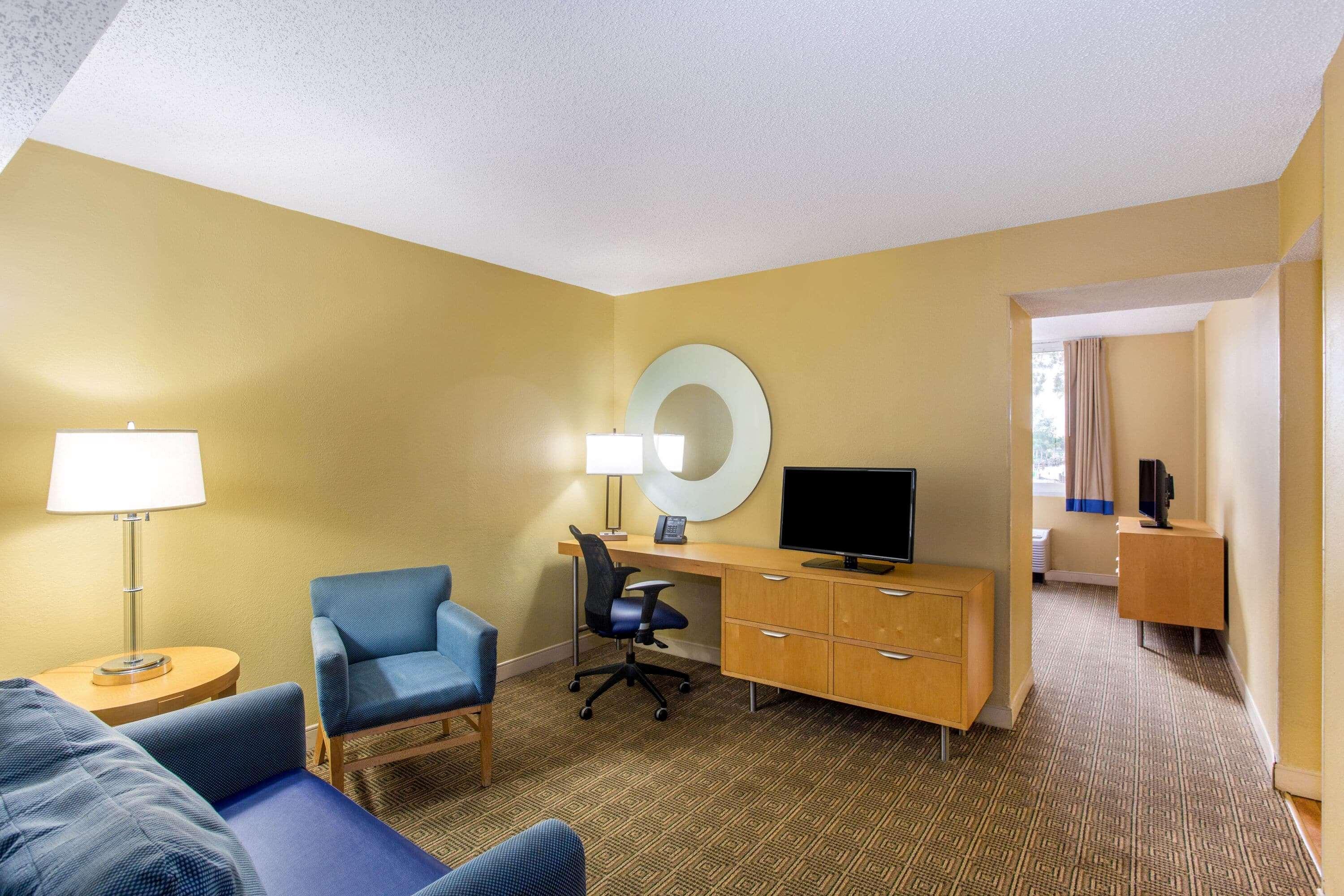 Готель La Quinta By Wyndham Sarasota Downtown Екстер'єр фото