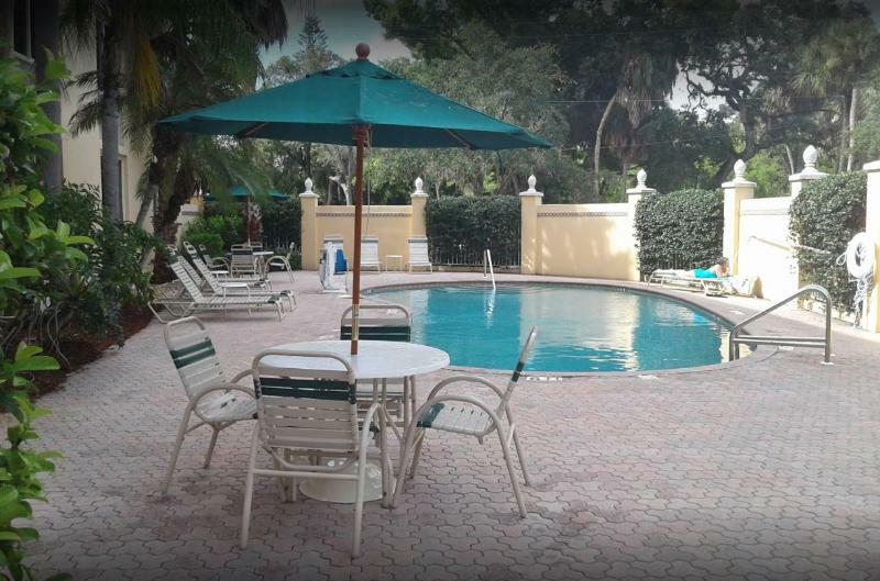 Готель La Quinta By Wyndham Sarasota Downtown Екстер'єр фото