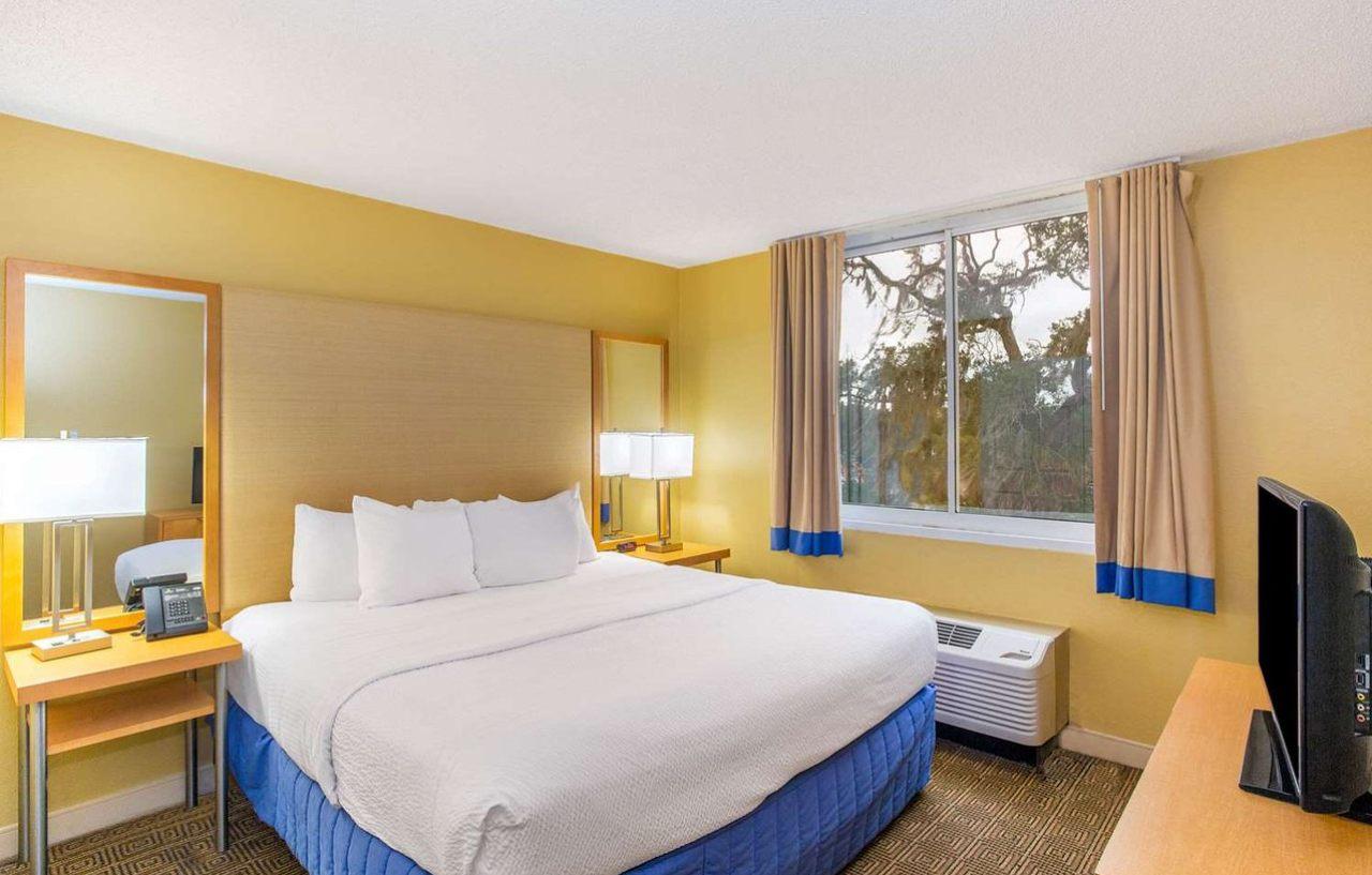 Готель La Quinta By Wyndham Sarasota Downtown Екстер'єр фото
